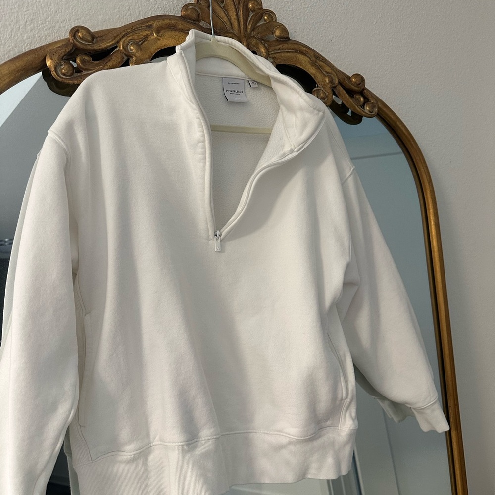 Aritzia Cozy Fleece Boyfriend Sweatshirt & Cargo Sweatpants Set | White